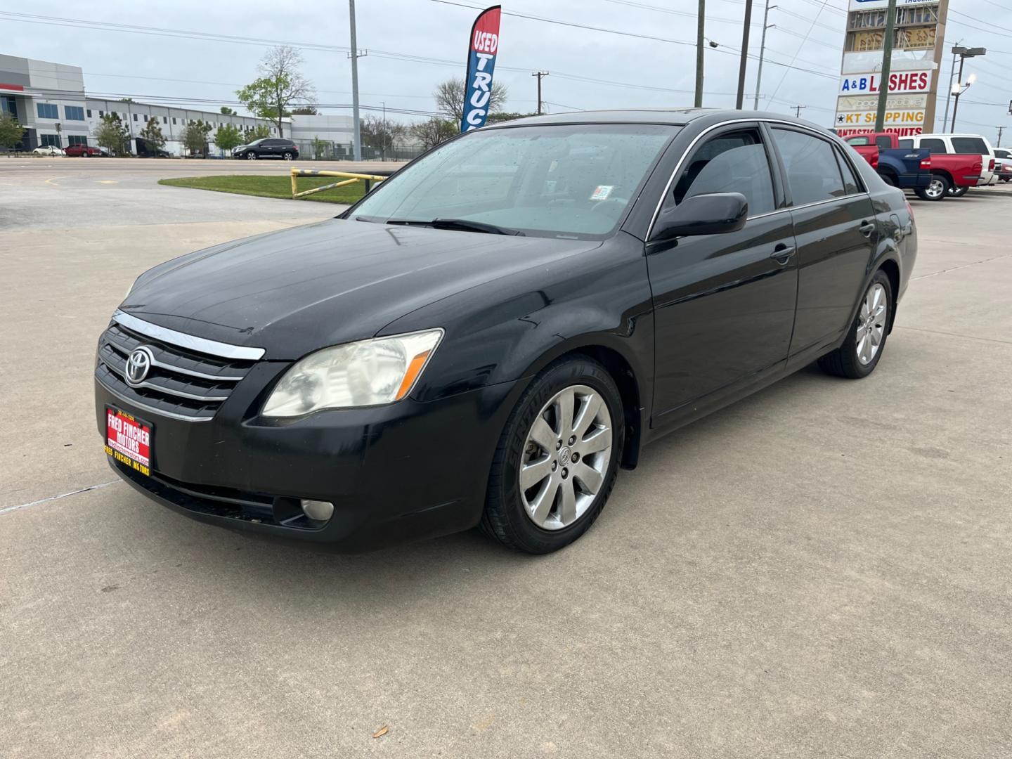 2006 Black /TAN Toyota Avalon Limited (4T1BK36B66U) with an 3.5L V6 DOHC 24V engine, 5-Speed Automatic Overdrive transmission, located at 14700 Tomball Parkway 249, Houston, TX, 77086, (281) 444-2200, 29.928619, -95.504074 - Photo#2